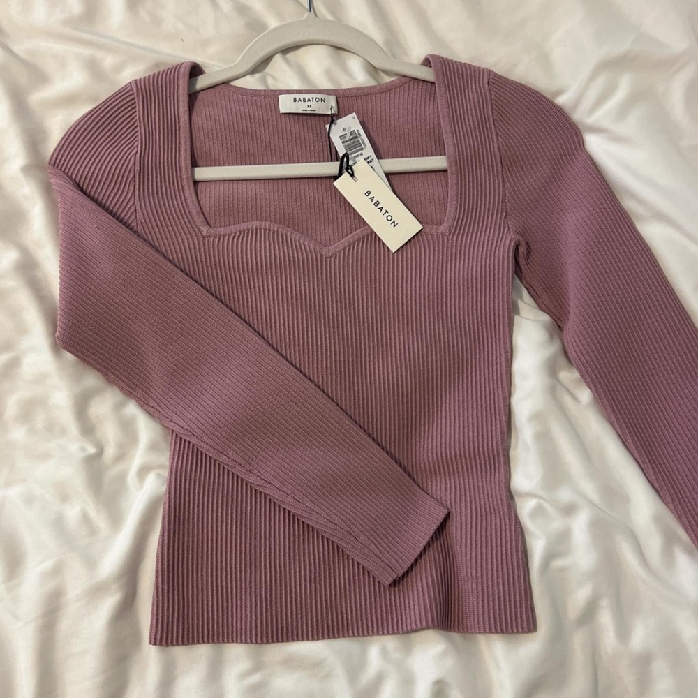 Aritzia babaton sculpt knit sweetheart top